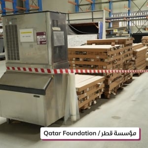 معدات كهربائية، وحدات طاقة، ومستلزمات إضاءة
